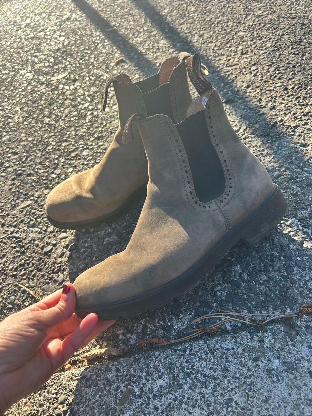 Blundstone Taupe Suede Chelsea Ankle Booties